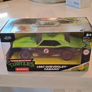 Teenage Mutant Ninja Turtles 1967 Chevrolet Camaro - Green